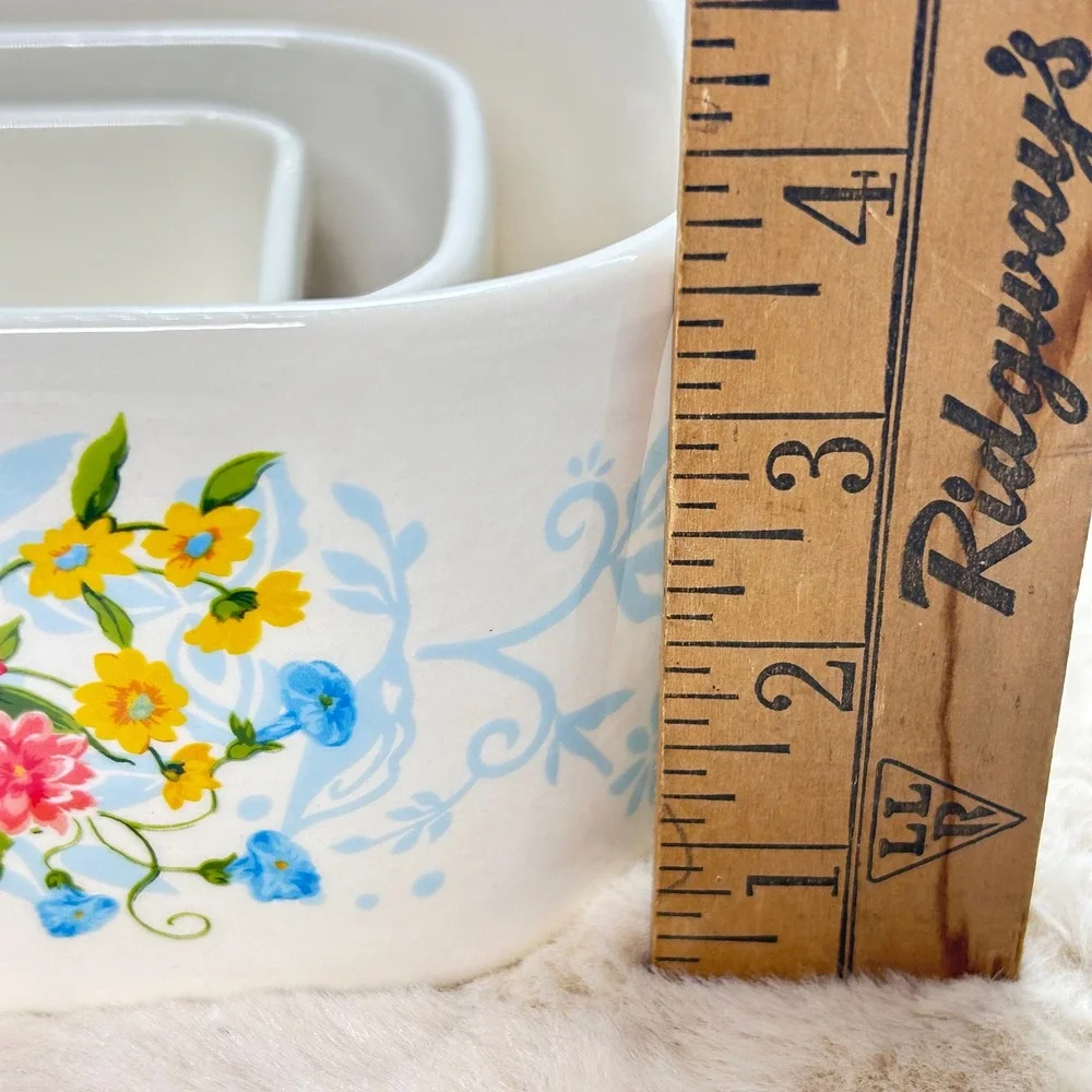 The Pioneer Woman Nesting Stoneware Serving set Floral Set 3 Piece Baking